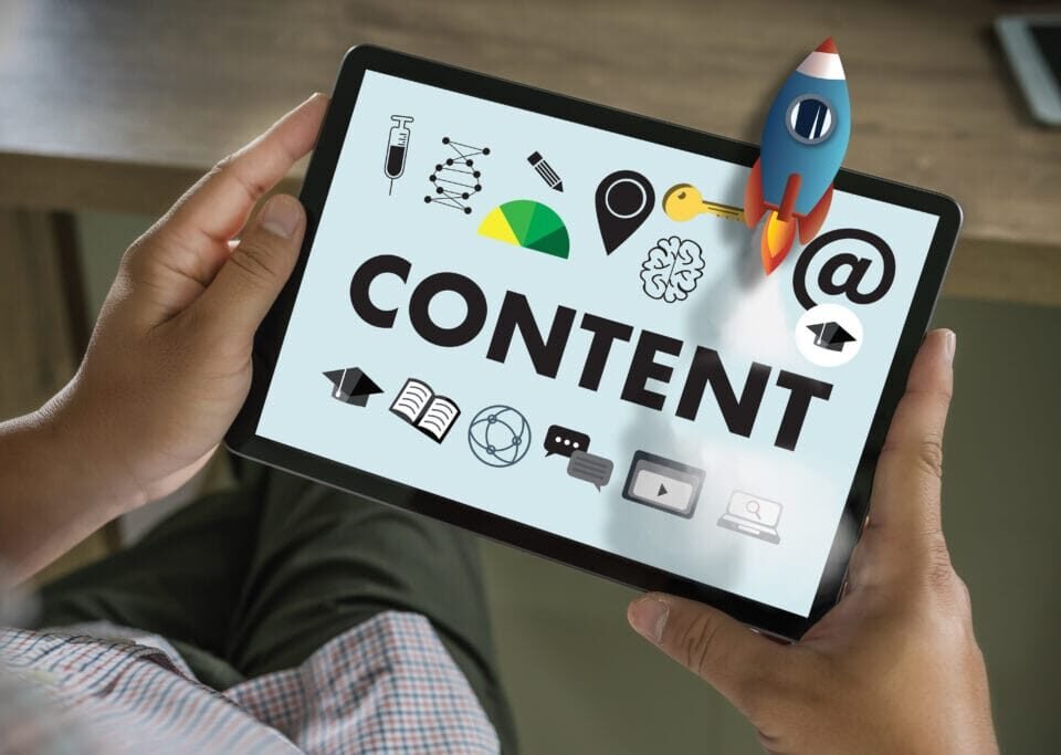 strategi konten agar brand disebut AI